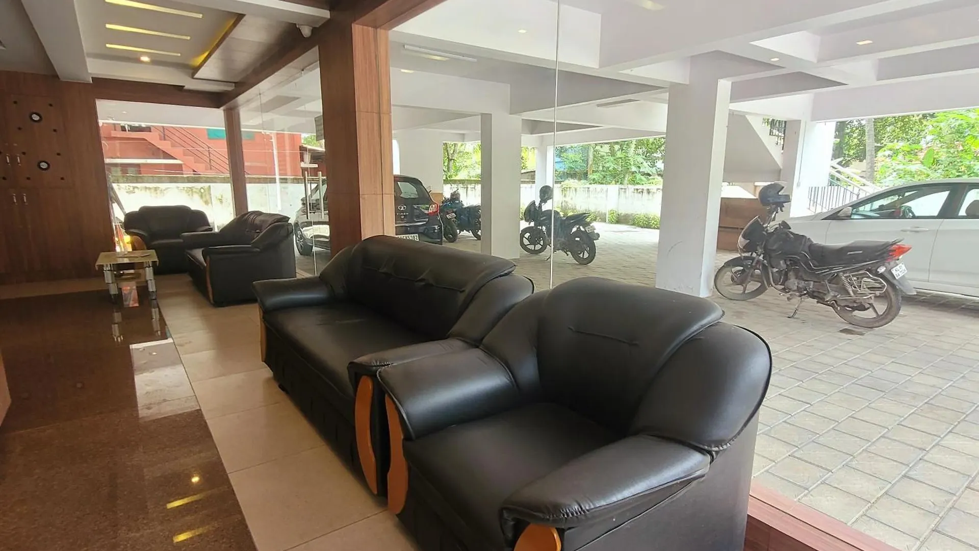 Hotel Four Squares Inn, Technopark Phase 3 Thiruvananthapuram